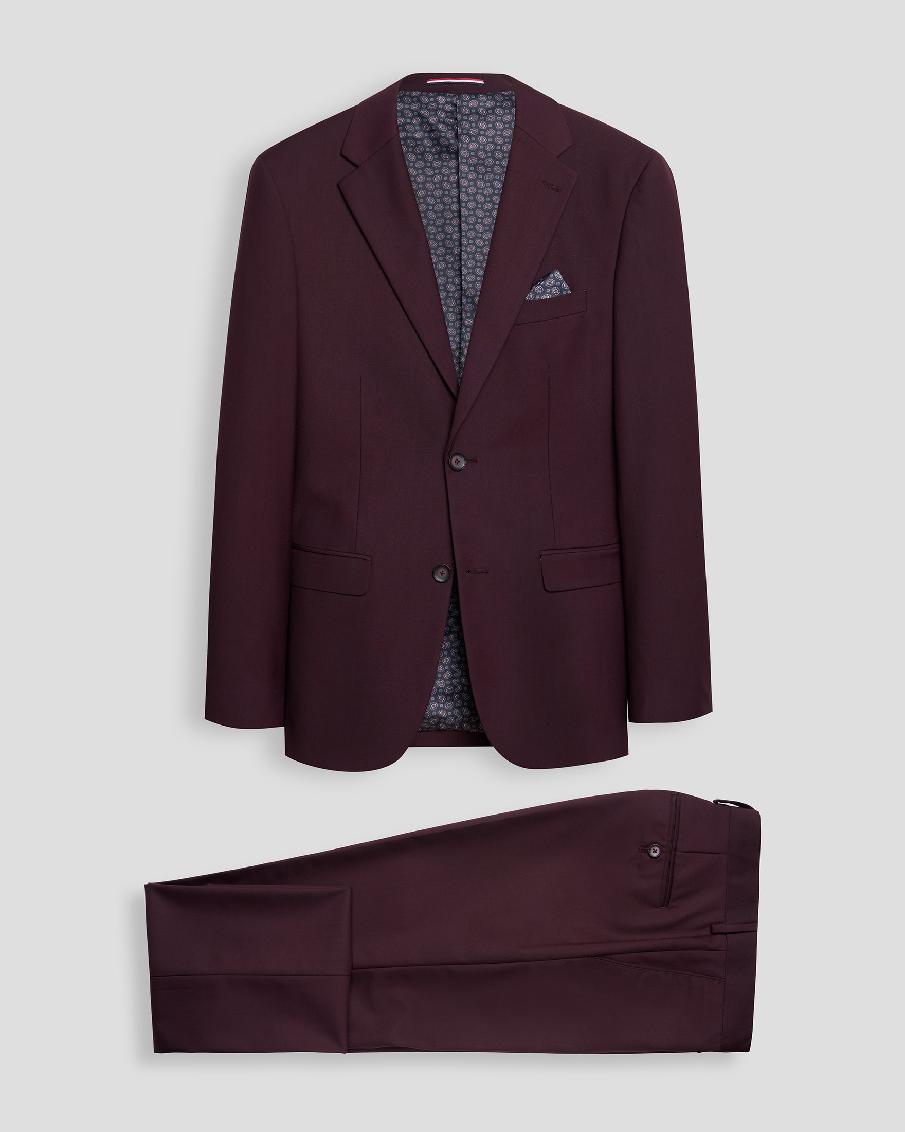 COMPLET UNI ESSENTIEL À COUPE AJUSTÉE